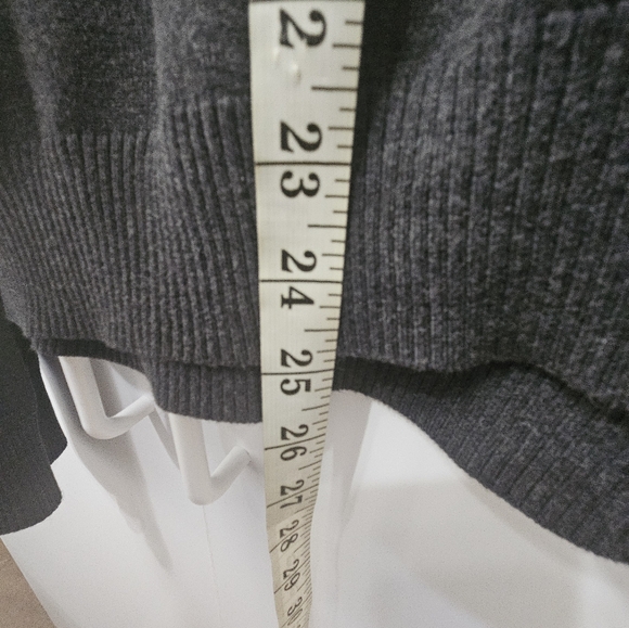 Penguin by Munsing Wear Mens grey V-Neck Sweater size large. - Picture 4 of 10